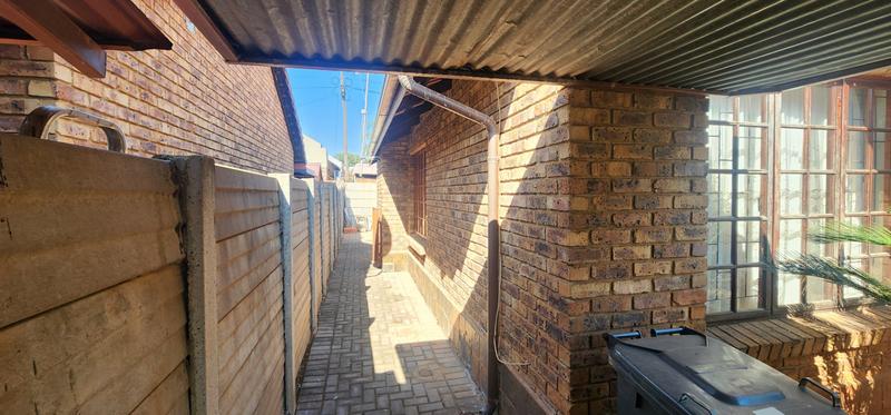 2 Bedroom Property for Sale in Theresa Park Gauteng