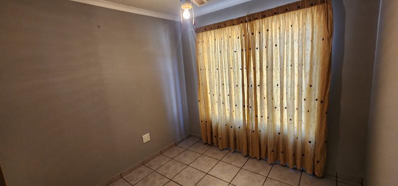 2 Bedroom Property for Sale in Theresa Park Gauteng