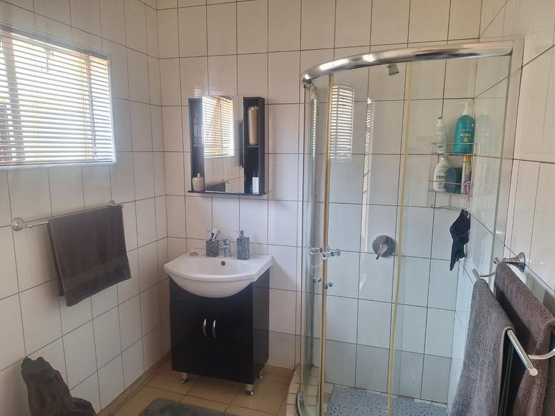 3 Bedroom Property for Sale in Dorandia Gauteng