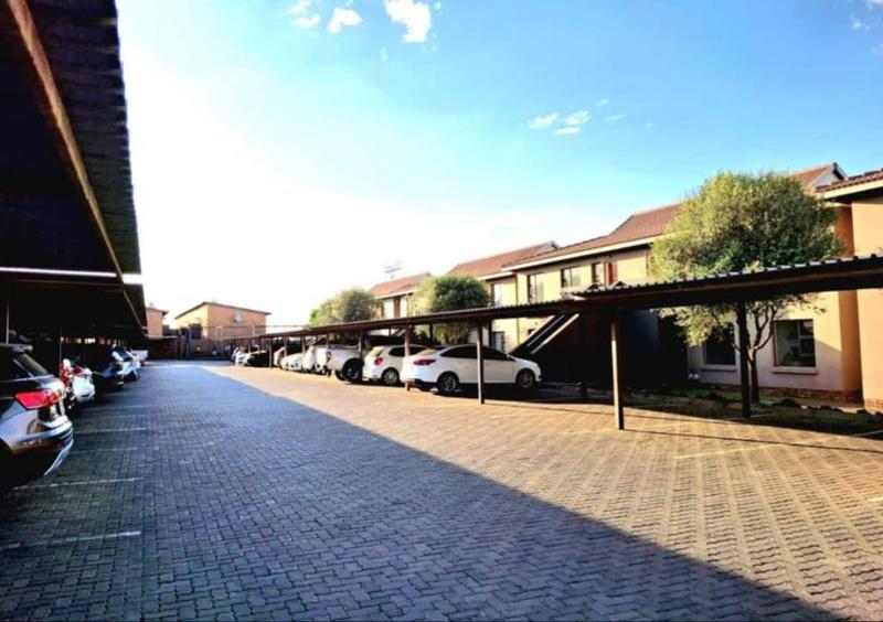 3 Bedroom Property for Sale in Albertsdal Gauteng