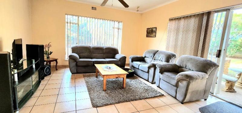 3 Bedroom Property for Sale in Brackendowns Gauteng