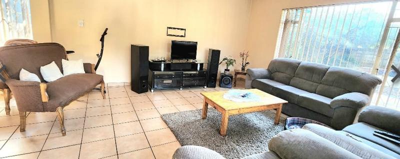 3 Bedroom Property for Sale in Brackendowns Gauteng