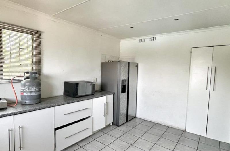 3 Bedroom Property for Sale in Brackendowns Gauteng