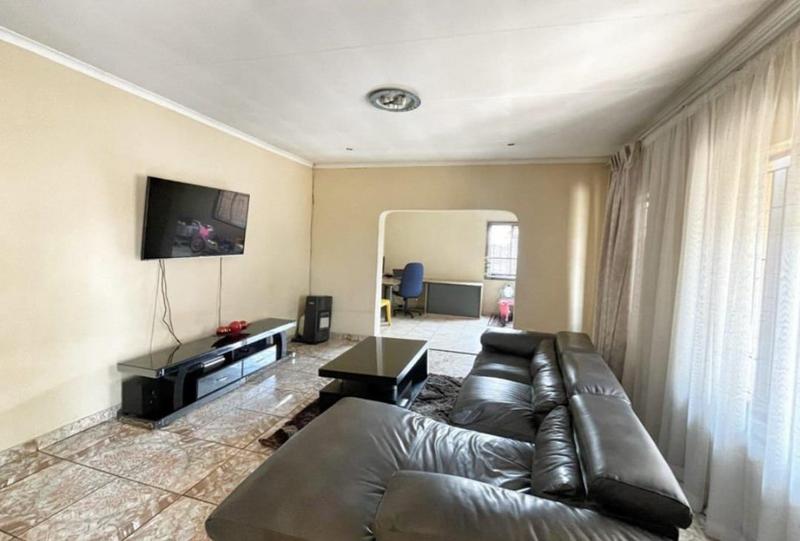 3 Bedroom Property for Sale in Brackendowns Gauteng