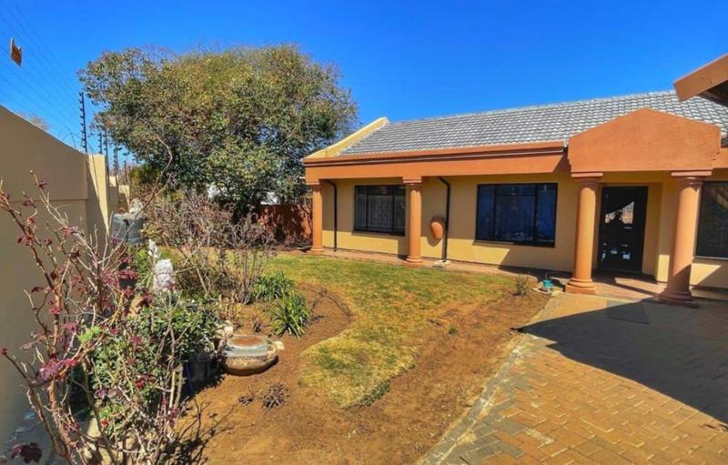 3 Bedroom Property for Sale in Brackendowns Gauteng