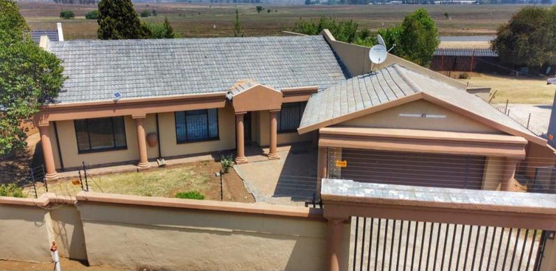 3 Bedroom Property for Sale in Brackendowns Gauteng