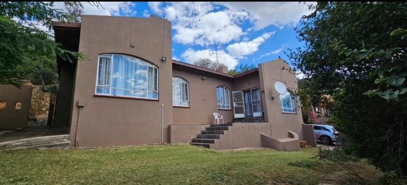 4 Bedroom Property for Sale in Glenvista Gauteng