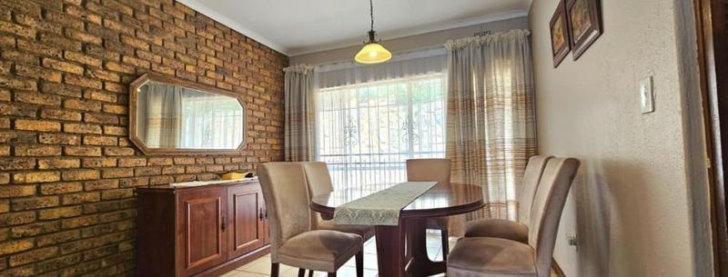 4 Bedroom Property for Sale in Glenvista Gauteng