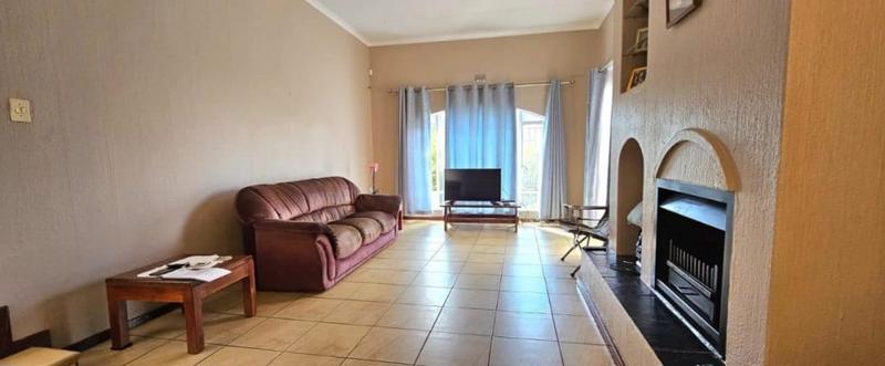 4 Bedroom Property for Sale in Glenvista Gauteng