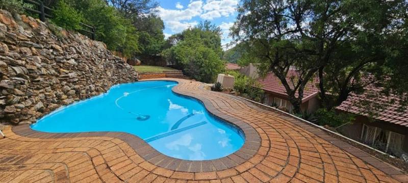 4 Bedroom Property for Sale in Glenvista Gauteng