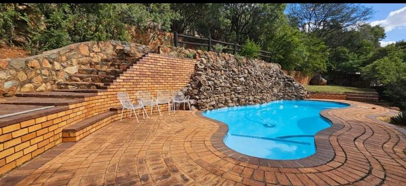 4 Bedroom Property for Sale in Glenvista Gauteng