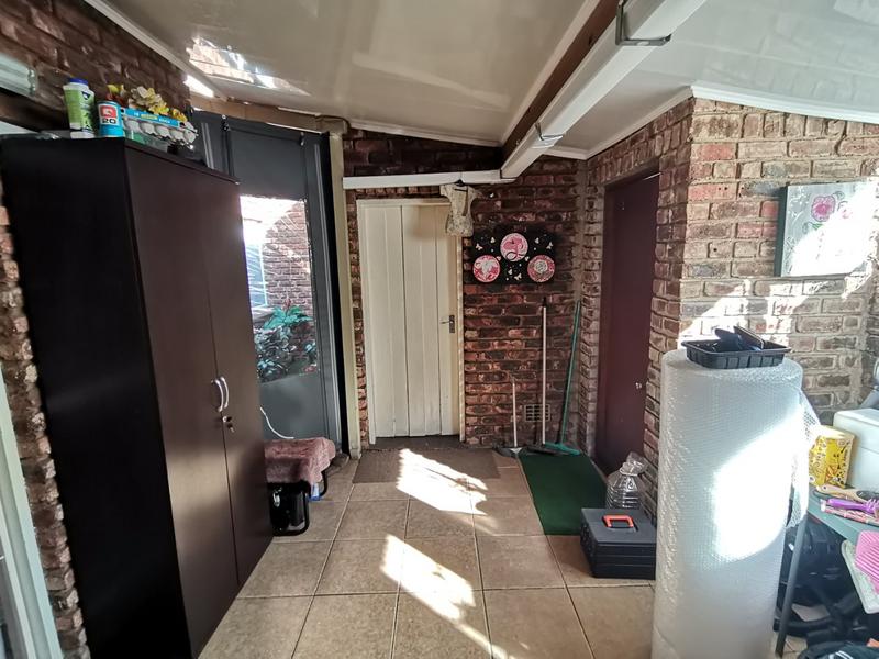 2 Bedroom Property for Sale in Flora Gardens Gauteng