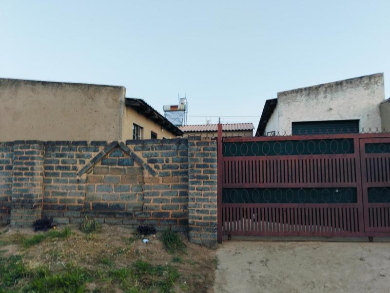 6 Bedroom Property for Sale in Kaalfontein Gauteng