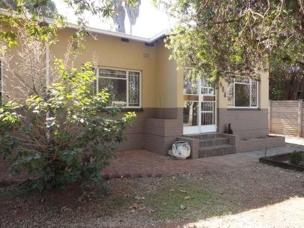 To Let 3 Bedroom Property for Rent in Mountain View Gauteng