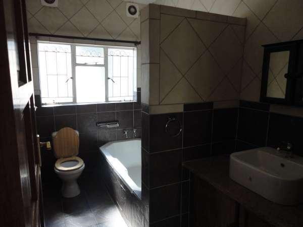 To Let 3 Bedroom Property for Rent in Mountain View Gauteng