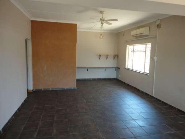 To Let 3 Bedroom Property for Rent in Mountain View Gauteng