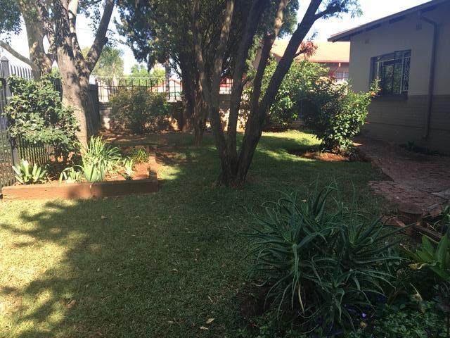 To Let 3 Bedroom Property for Rent in Mountain View Gauteng