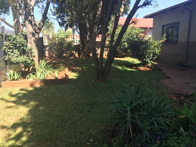 To Let 3 Bedroom Property for Rent in Mountain View Gauteng