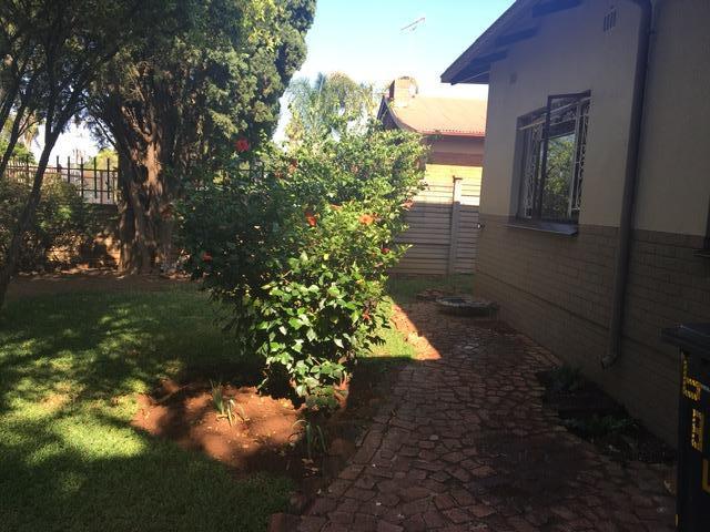 To Let 3 Bedroom Property for Rent in Mountain View Gauteng