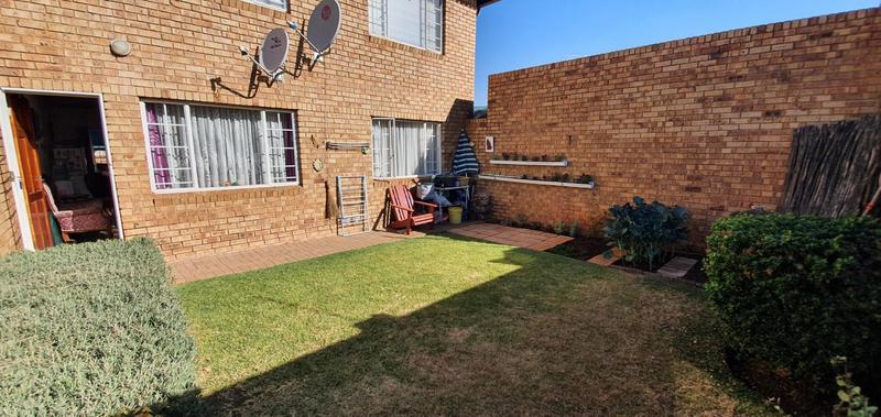 To Let 2 Bedroom Property for Rent in Kenleaf Gauteng