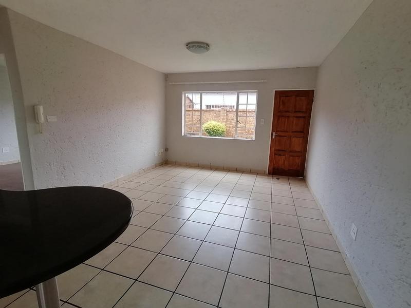 To Let 2 Bedroom Property for Rent in Kenleaf Gauteng