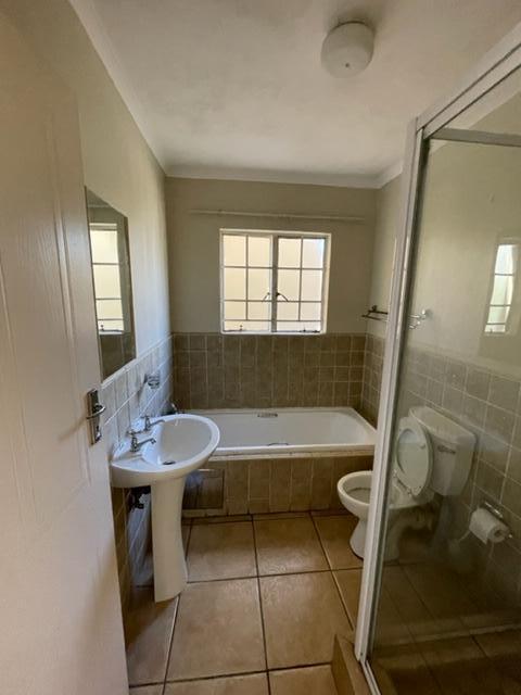 To Let 2 Bedroom Property for Rent in Castleview Gauteng