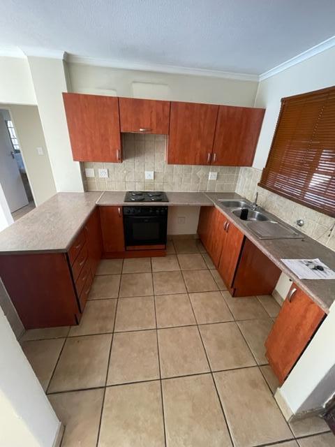 To Let 2 Bedroom Property for Rent in Castleview Gauteng