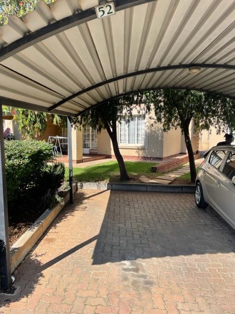 To Let 2 Bedroom Property for Rent in Castleview Gauteng