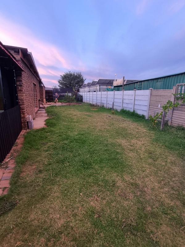 To Let 3 Bedroom Property for Rent in Roodia Gauteng