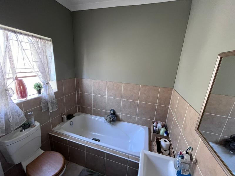 To Let 2 Bedroom Property for Rent in Noordheuwel Gauteng