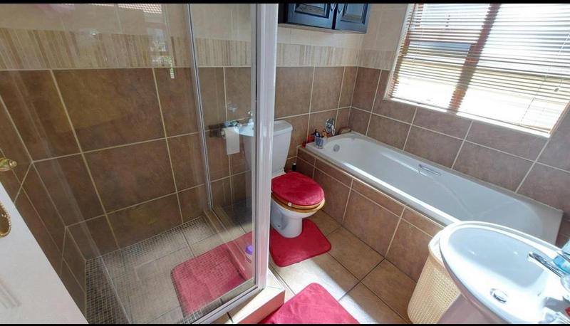 2 Bedroom Property for Sale in Vanderbijlpark SE 8 Gauteng