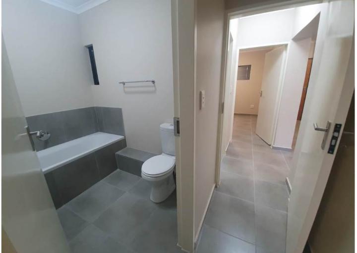 To Let 2 Bedroom Property for Rent in Vorna Valley Gauteng