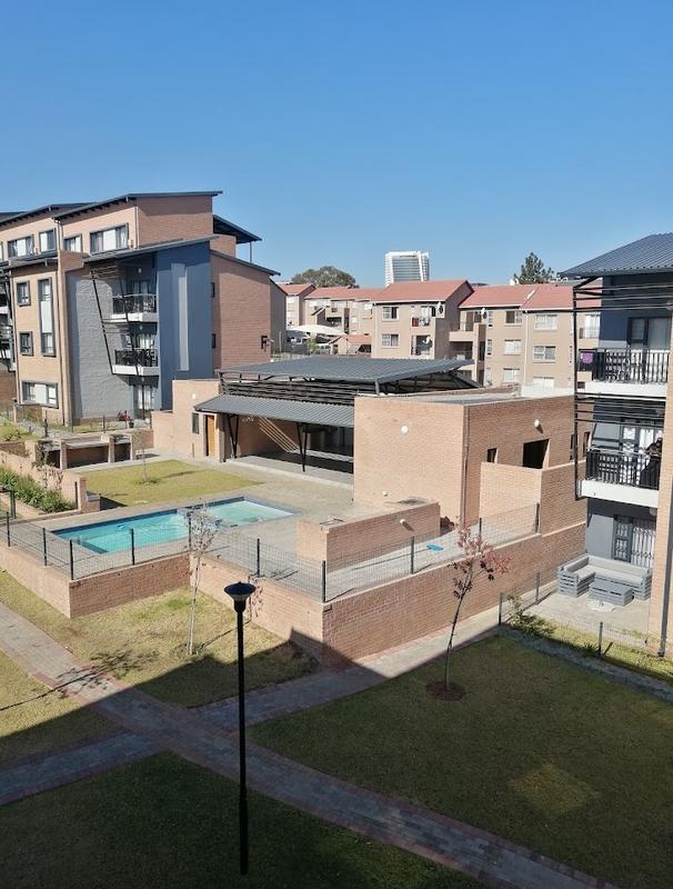 To Let 2 Bedroom Property for Rent in Vorna Valley Gauteng