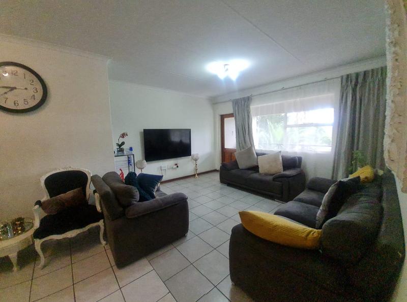 To Let 2 Bedroom Property for Rent in North Riding Gauteng