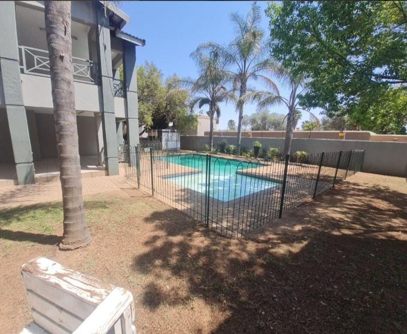 To Let 2 Bedroom Property for Rent in North Riding Gauteng