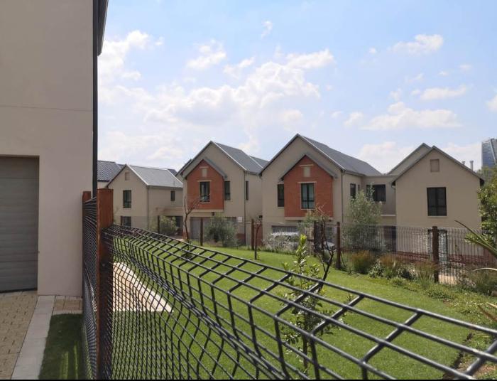 To Let 5 Bedroom Property for Rent in Waterfall Gauteng