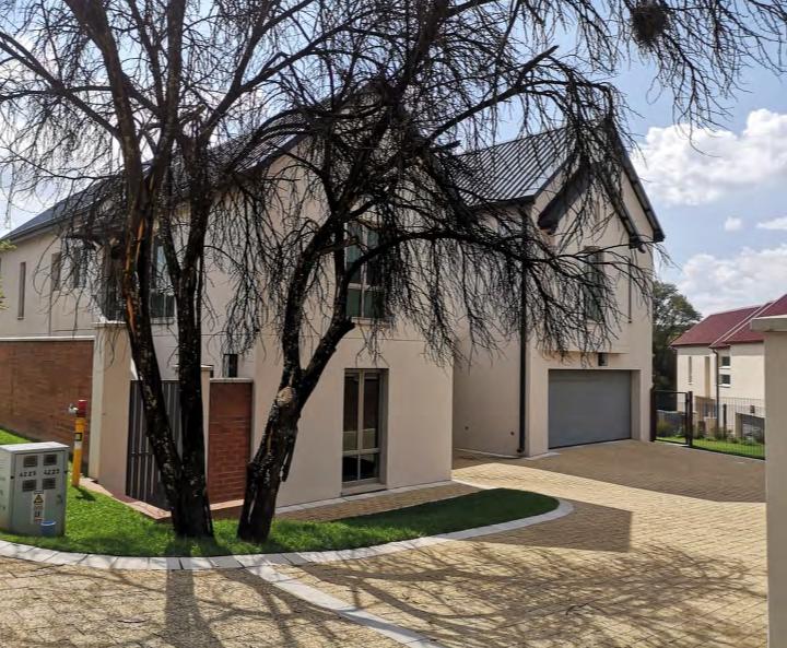 To Let 5 Bedroom Property for Rent in Waterfall Gauteng