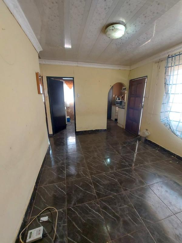 2 Bedroom Property for Sale in Protea Glen Gauteng