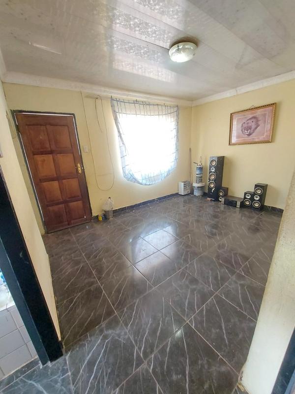 2 Bedroom Property for Sale in Protea Glen Gauteng