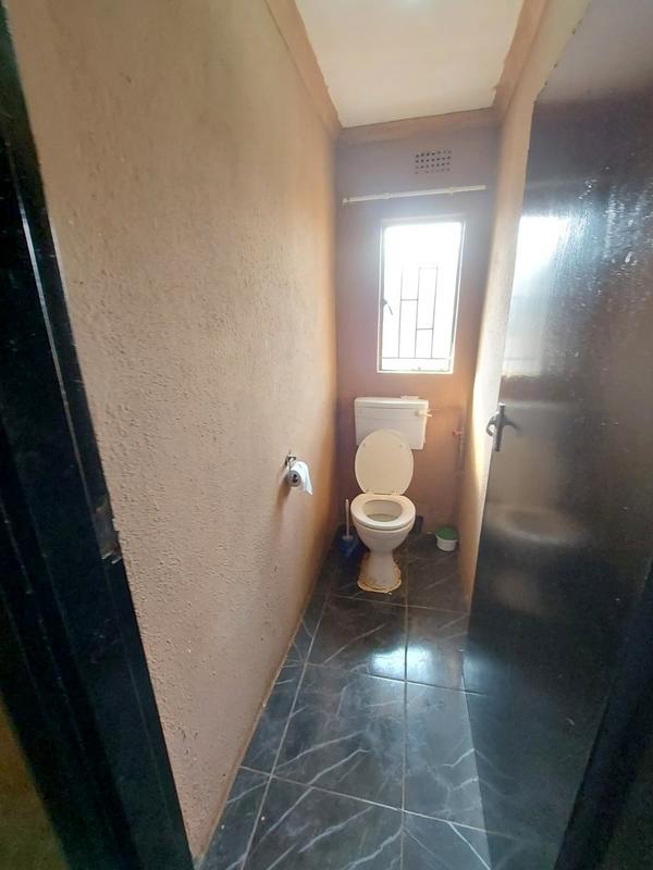 2 Bedroom Property for Sale in Protea Glen Gauteng