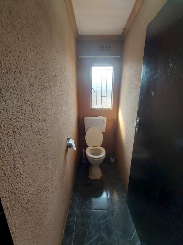 2 Bedroom Property for Sale in Protea Glen Gauteng