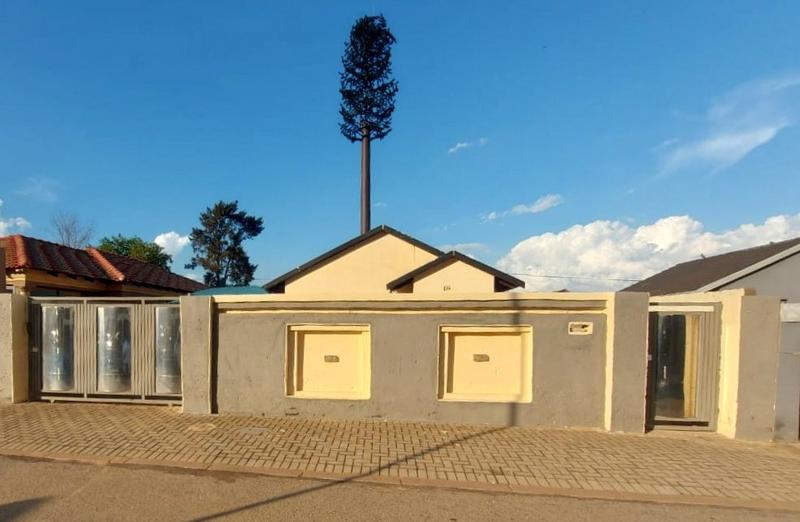 2 Bedroom Property for Sale in Protea Glen Gauteng