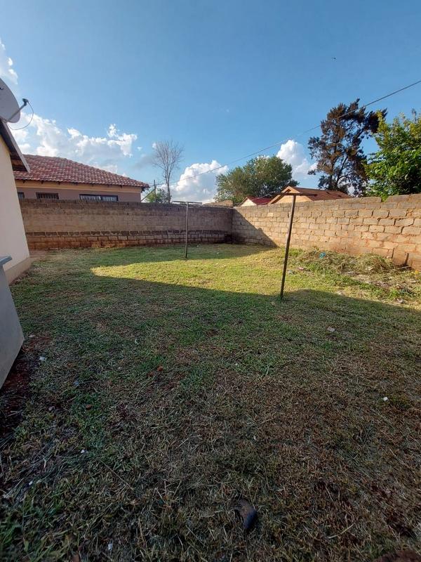 2 Bedroom Property for Sale in Protea Glen Gauteng