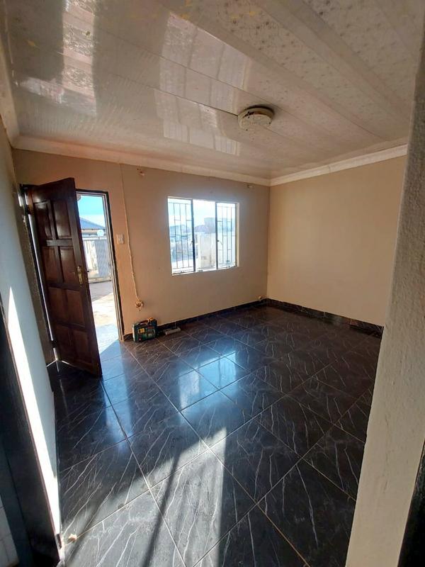 2 Bedroom Property for Sale in Protea Glen Gauteng