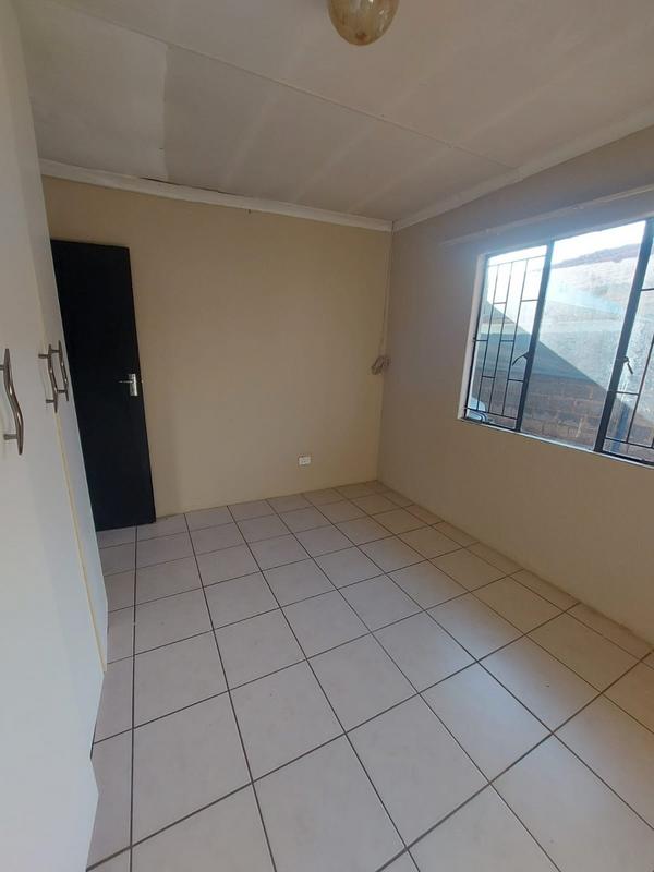 2 Bedroom Property for Sale in Protea Glen Gauteng