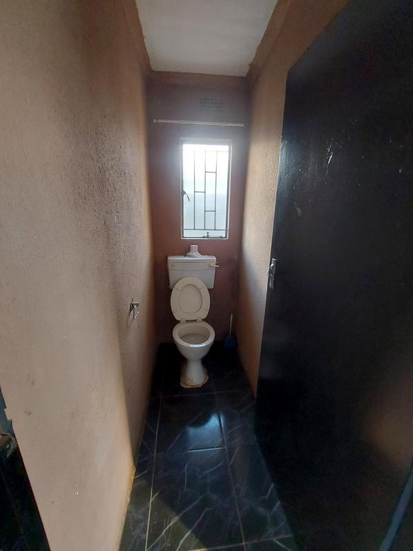 2 Bedroom Property for Sale in Protea Glen Gauteng