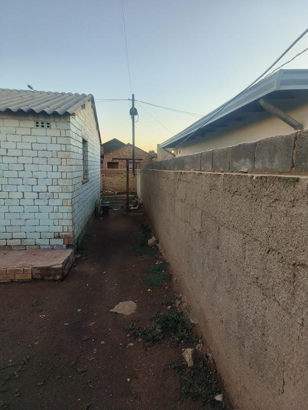 2 Bedroom Property for Sale in Emdeni Gauteng