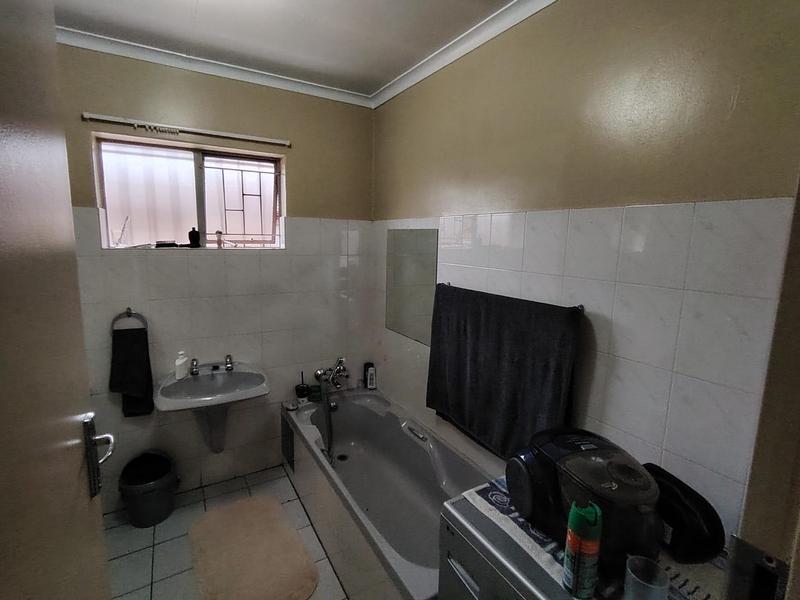 To Let 2 Bedroom Property for Rent in Zwartkop Gauteng