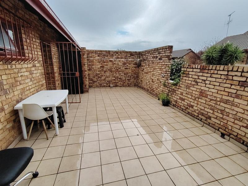 To Let 2 Bedroom Property for Rent in Zwartkop Gauteng