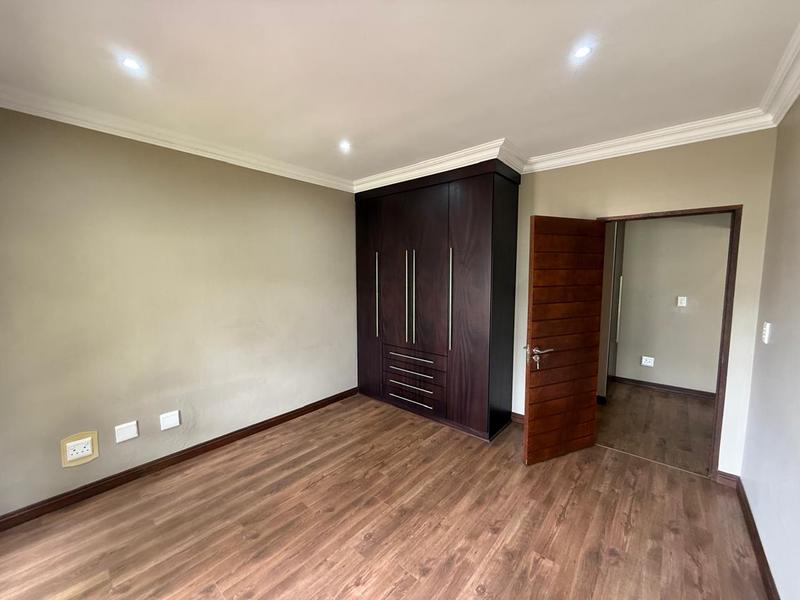 To Let 4 Bedroom Property for Rent in Midfield Estate Gauteng